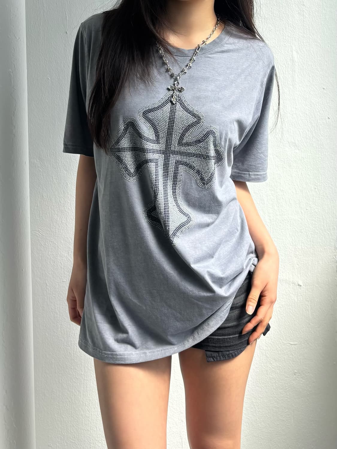 Vintage Cubic Cross Graphic T-Shirt 상품이미지4