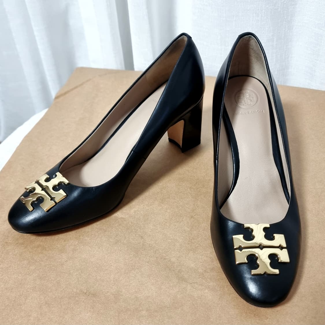 토리버치 가죽 레더 하이힐 펌프스 구두 슈즈 (6.5M/235) 상태최상 상품이미지1
