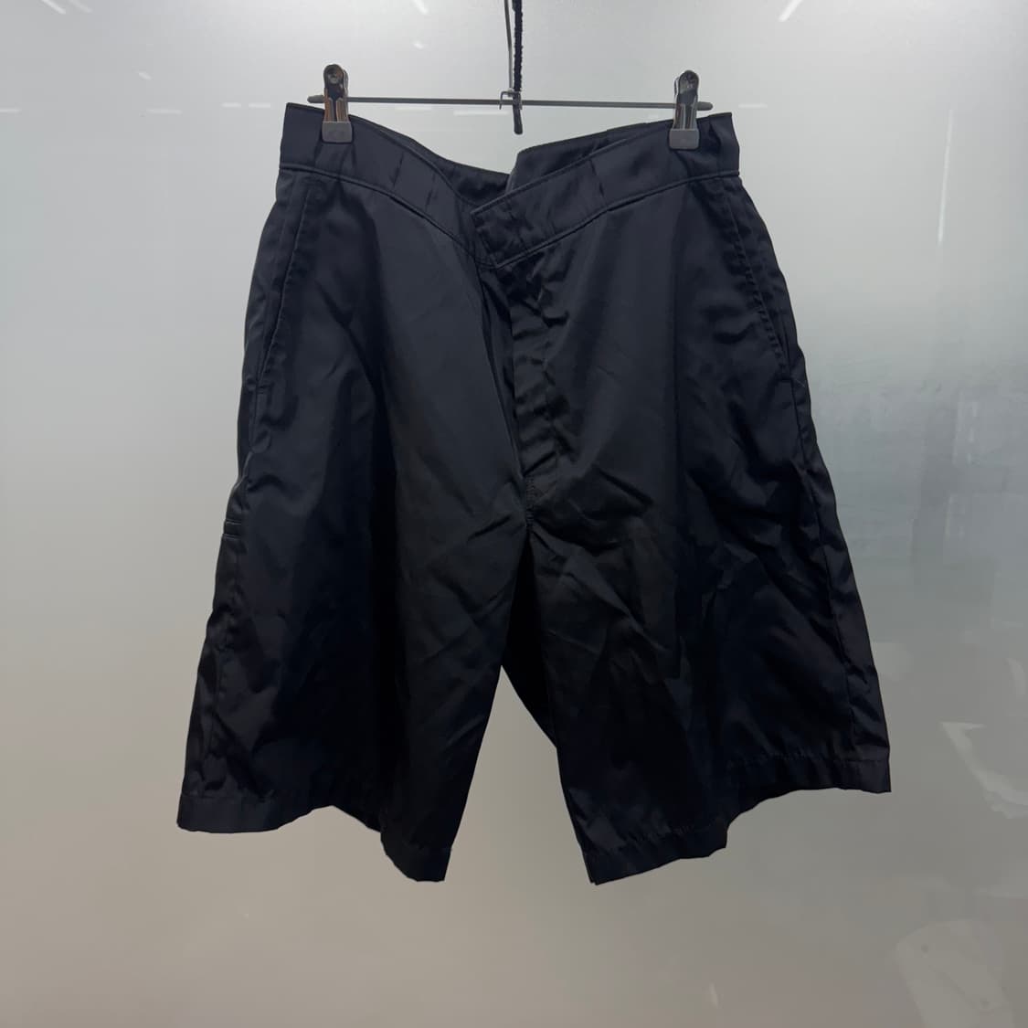 프라다 삼각로고 버뮤다 반바지 상품이미지5