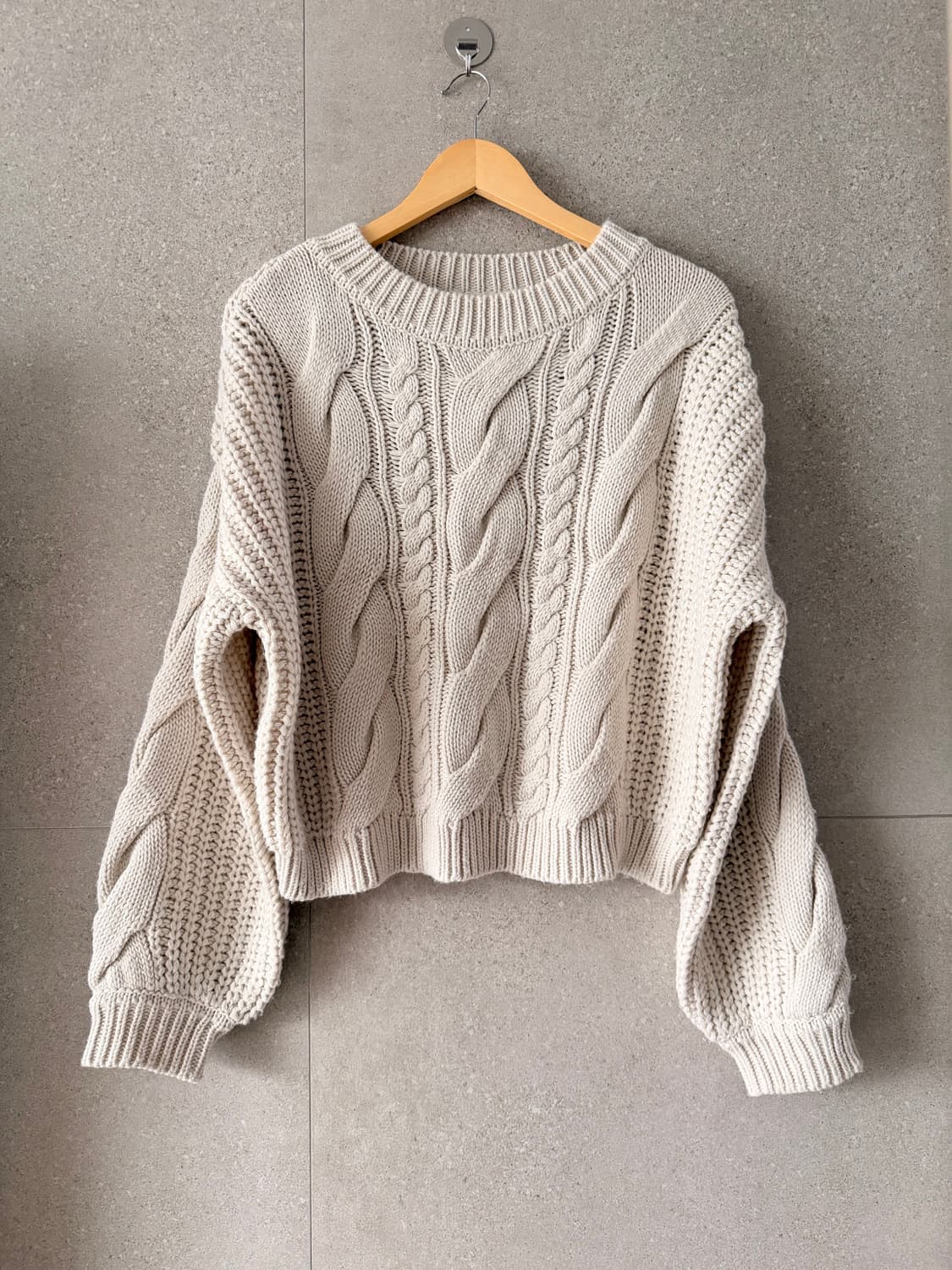 아이보리 케이블 니트 스웨터 여성 상품이미지1