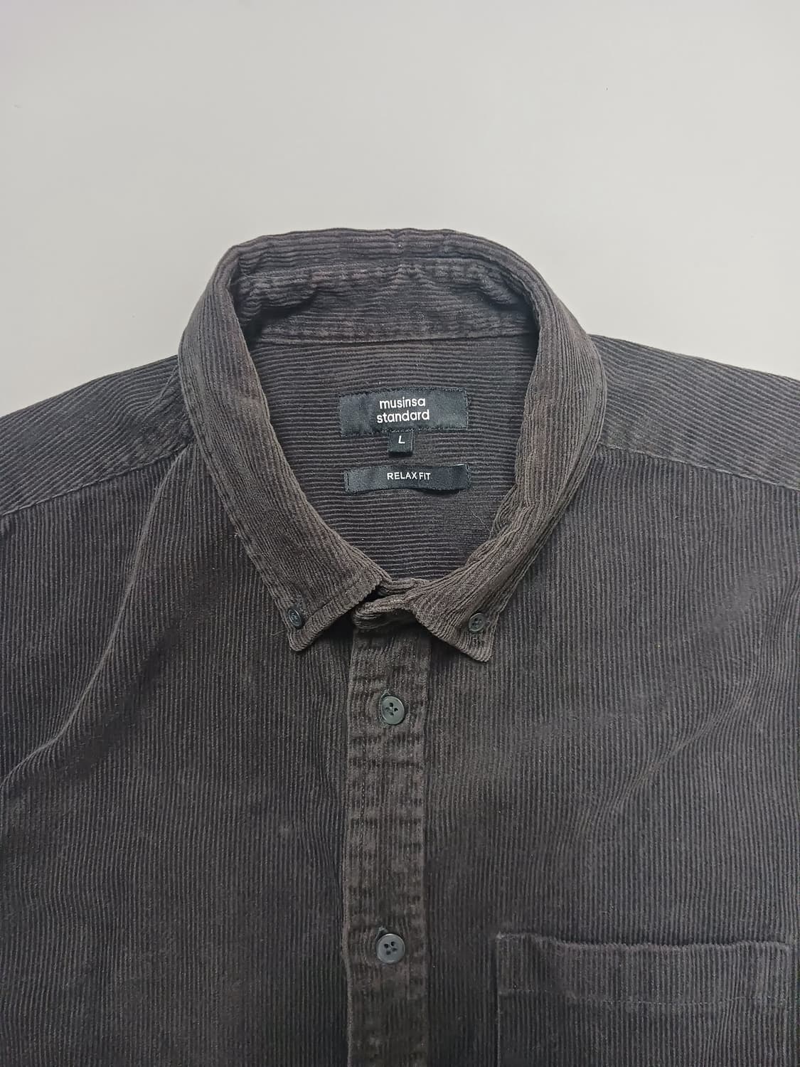 [L] 무신사 스탠다드 릴렉스핏 코듀로이 셔츠 다크그레이 상품이미지2