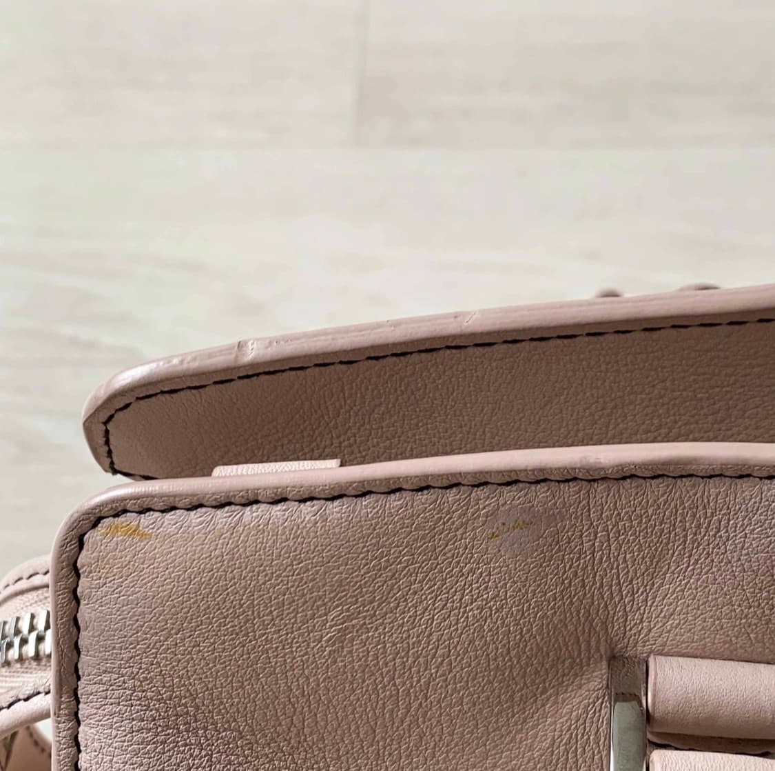 생로랑 카바스 백 베이비 핑크  상품이미지4