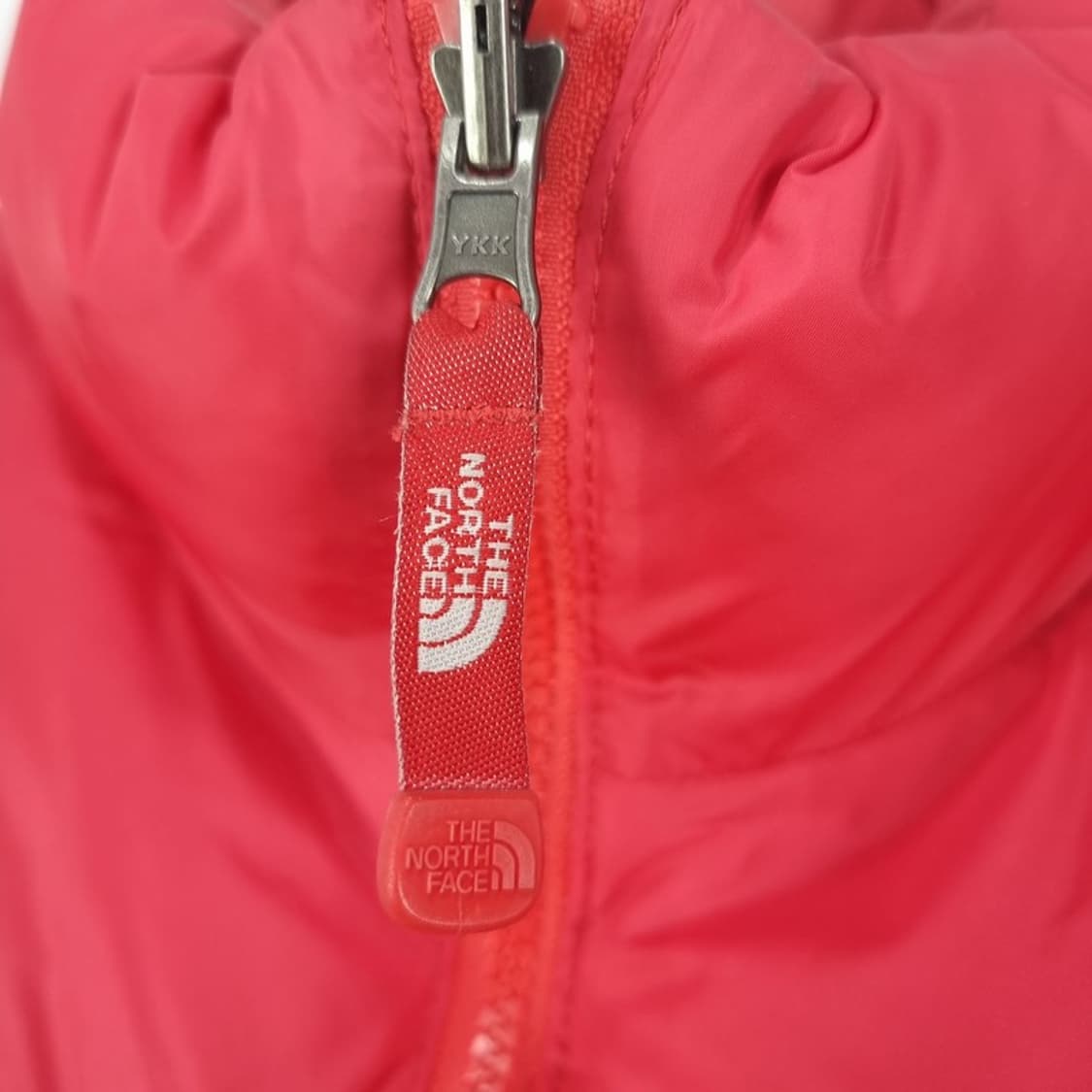 [노스페이스] 로고 자수 700 눕시 패딩 베스트 조끼 핑크 M18848 상품이미지6