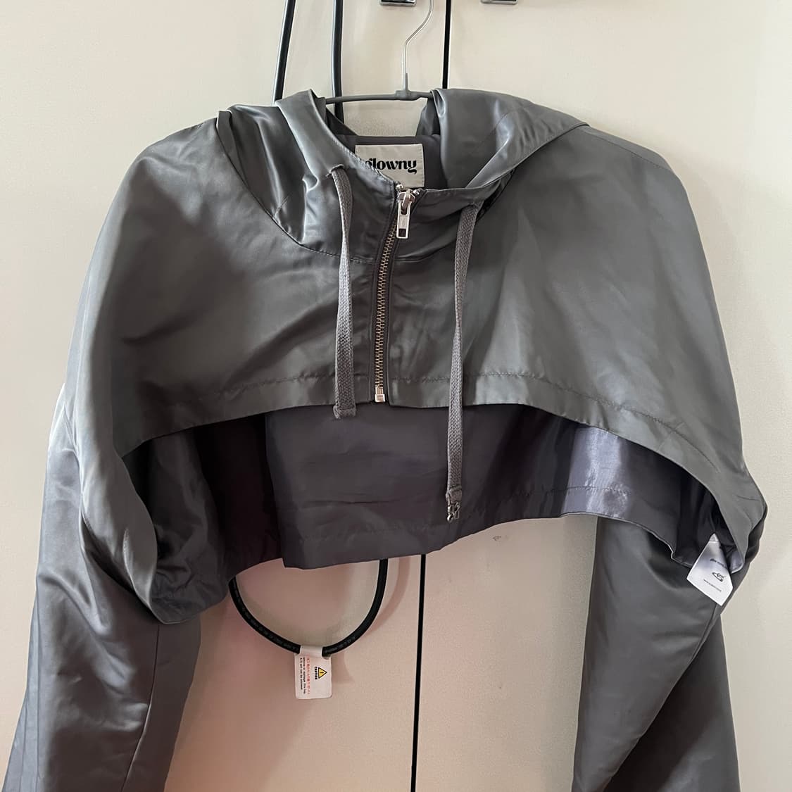 글로니 크롭 바람막이 / 마뗑킴 앤더슨벨 마르디 마리떼 상품이미지2