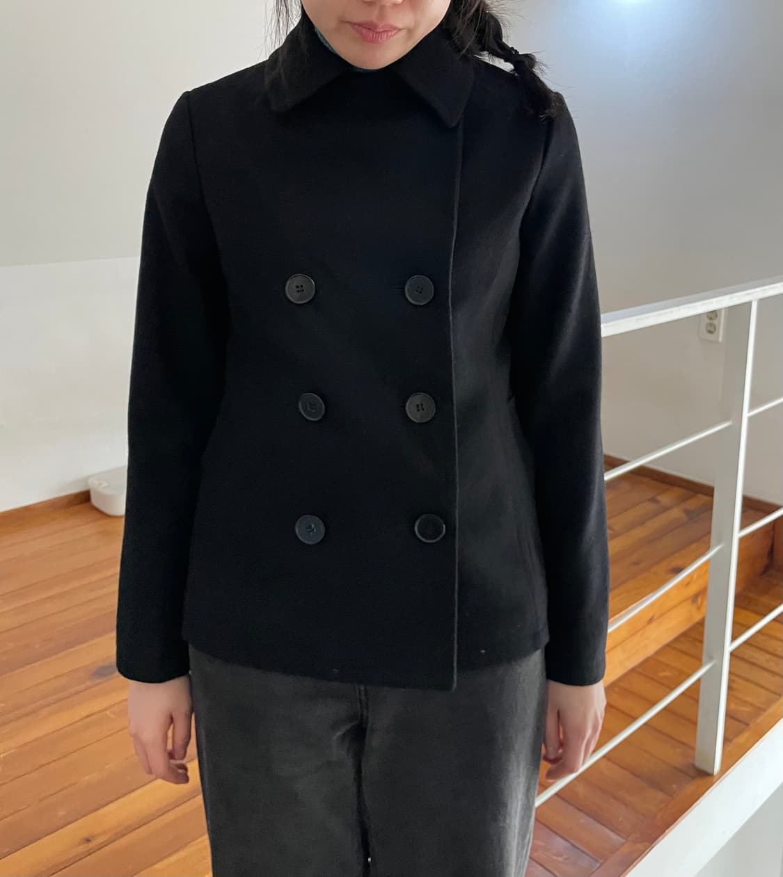 블랙 투버튼 숏코트 상품이미지1