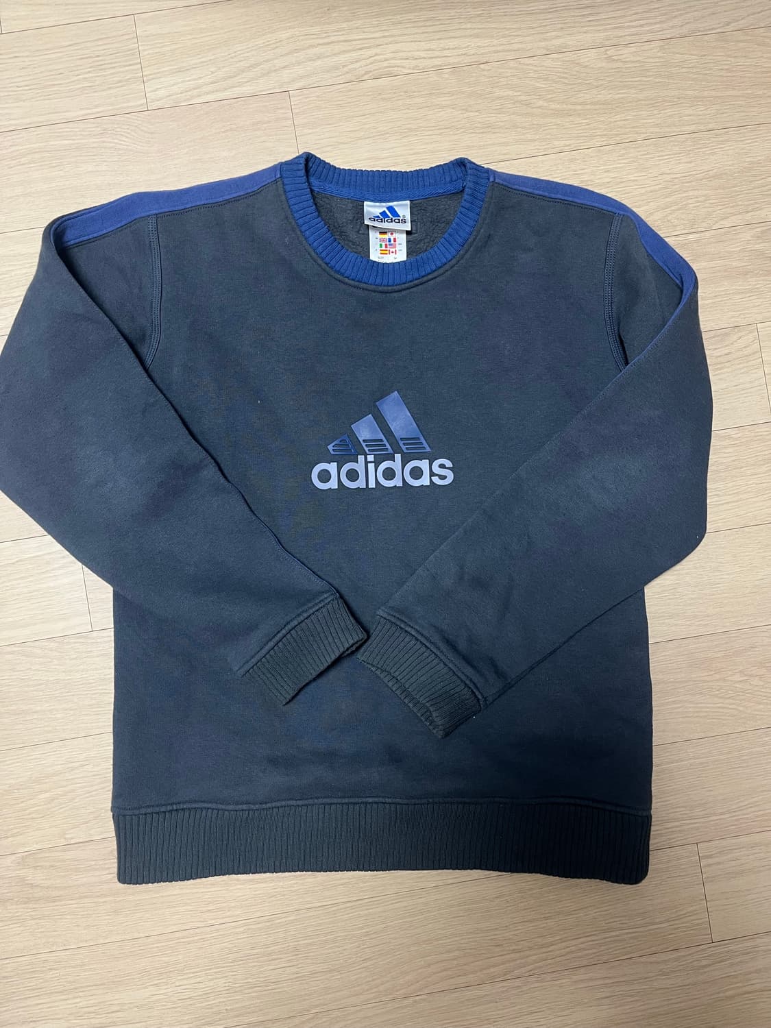 아디다스 빈티지 기모맨투맨 상품이미지1