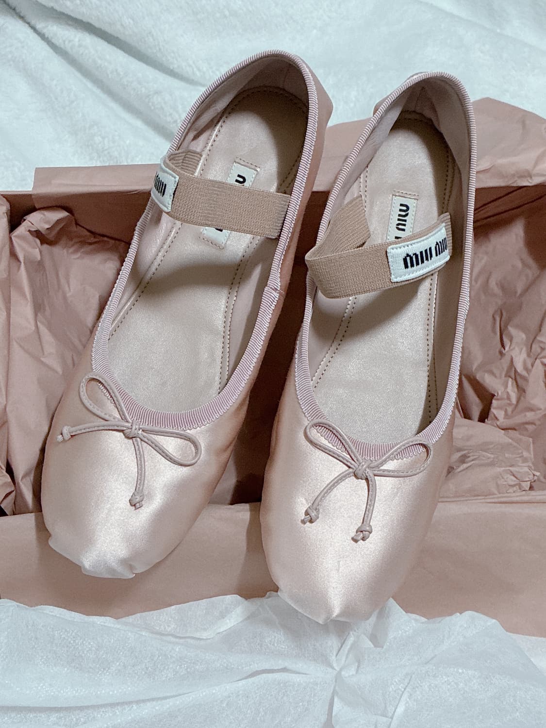 미우미우 발레리나 새틴 슈즈 38사이즈 상품이미지1