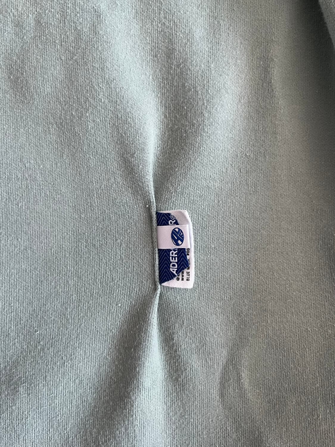 아더에러 맨투맨 스웻셔츠 A1 사이즈 팝니다 상품이미지4