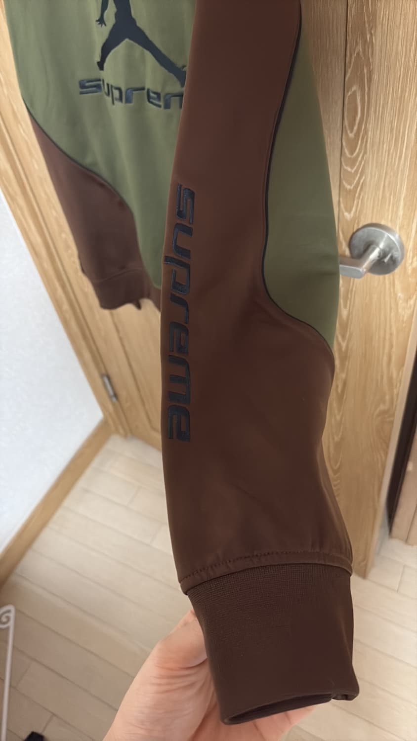 슈프림 조던 콜라보 자켓 상품이미지4