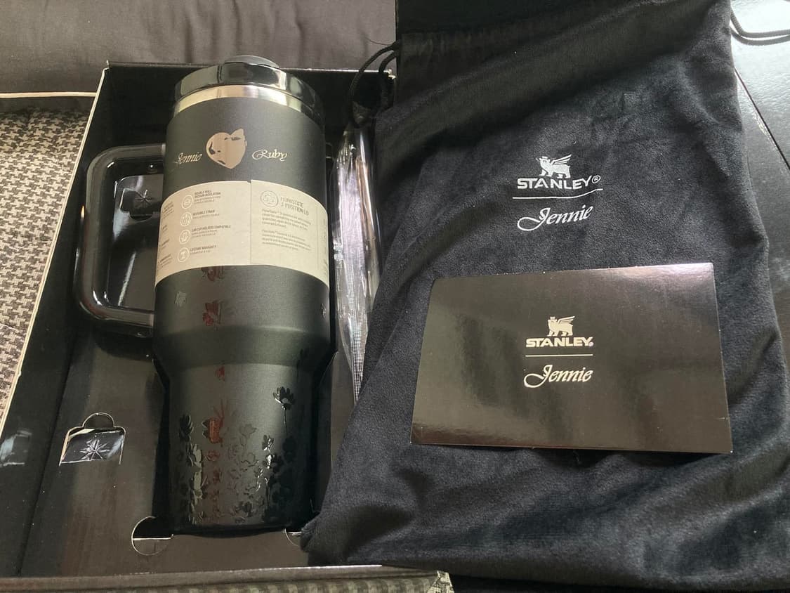 스탠리x제니 콜라보 텀블러  새상품 상품이미지1