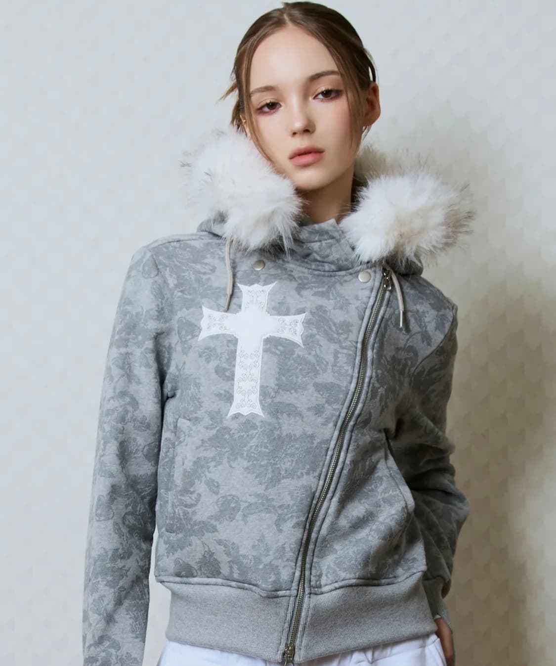 러브이즈트루 GT FUR UNBALANCE HOOD ZIP UP 후드집업 상품이미지2