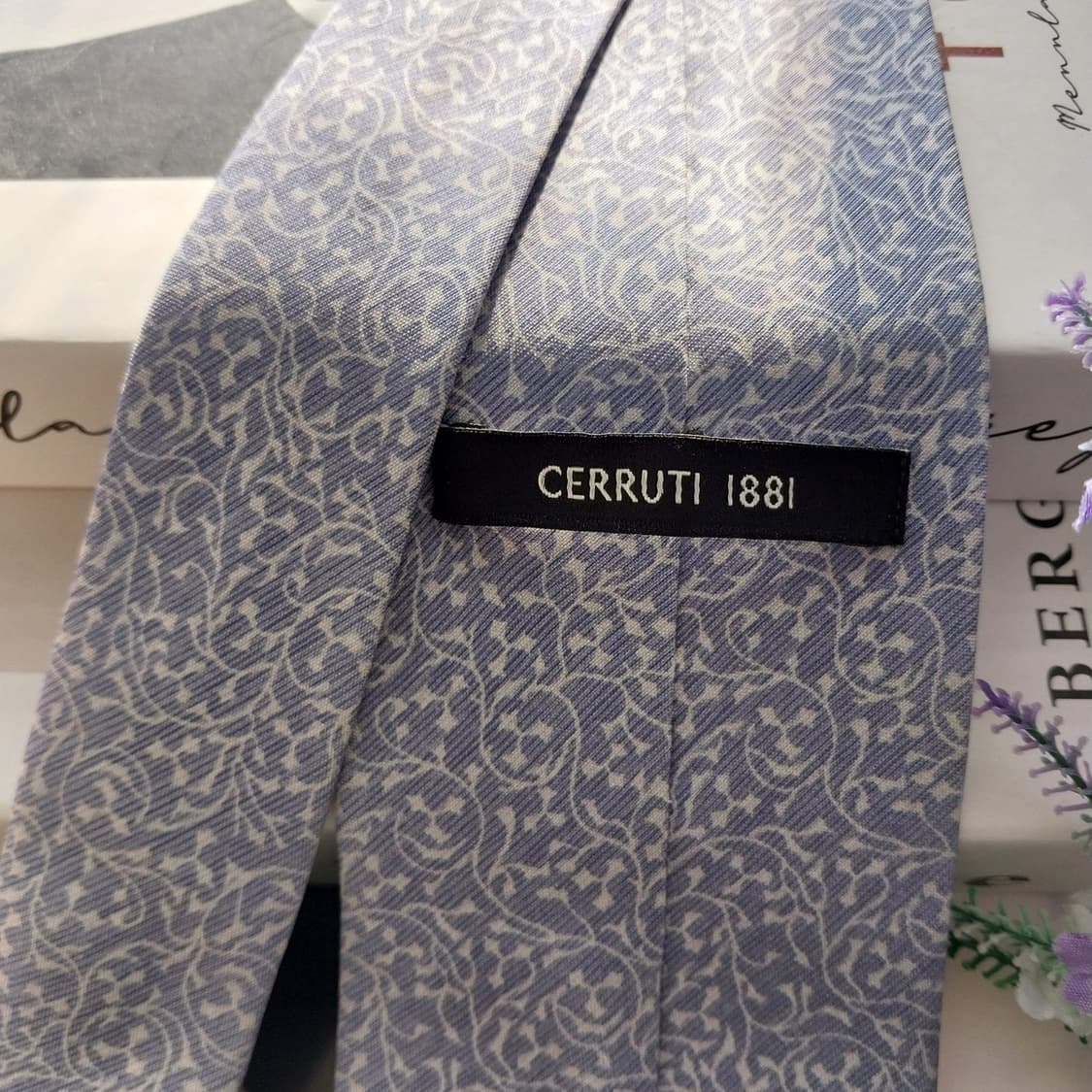 세루티 실크 하늘색 패턴 넥타이 8cm A+등급 K1326
 상품이미지5