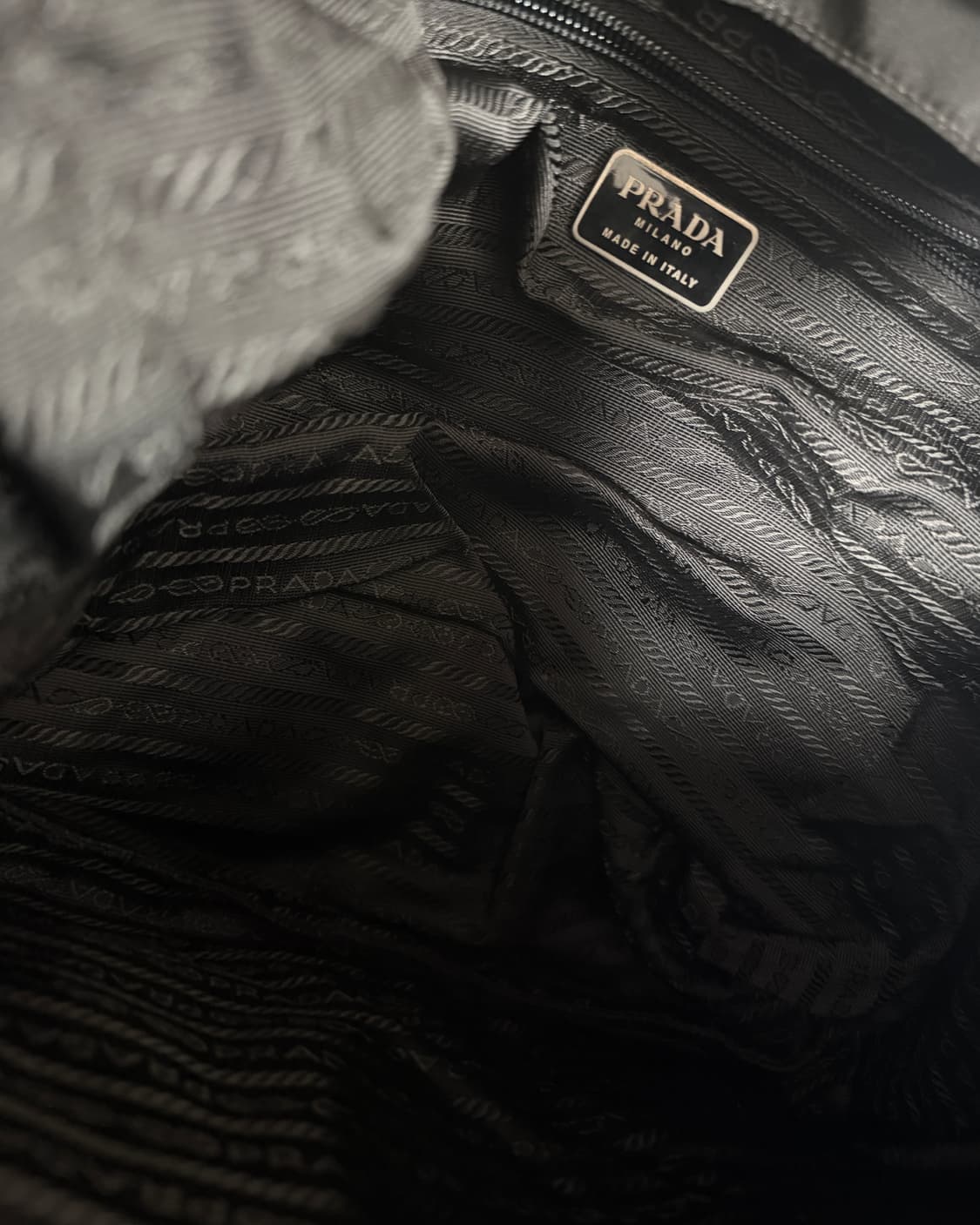 정품 프라다 백팩 미듐 사이즈 상품이미지9