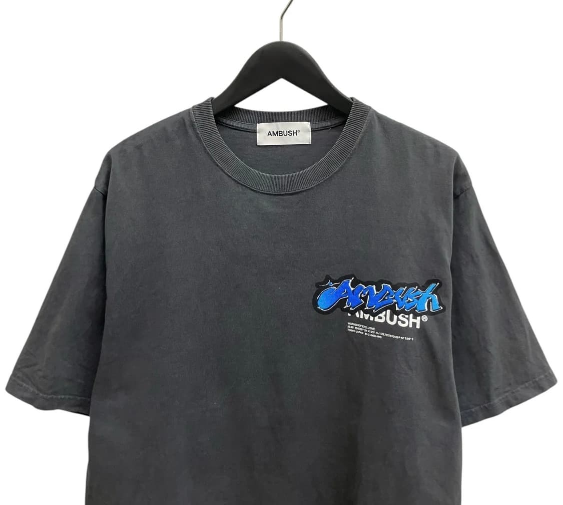 AMBUSH  OVER DYE STRICKERS LOGO  T-SHIRT 상품이미지3