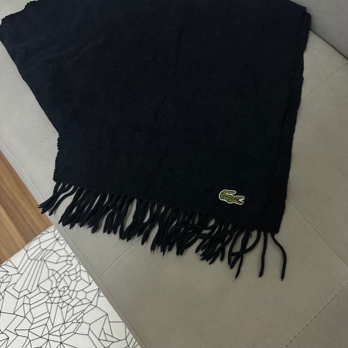 라코스테 블랙 머플러 상품이미지1