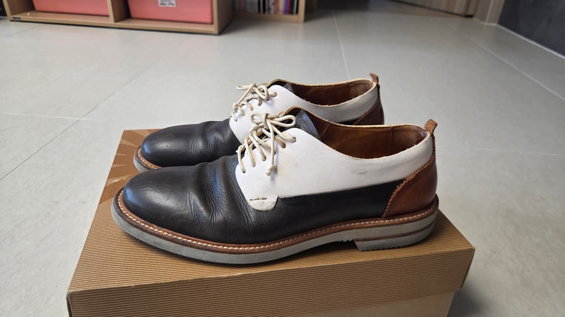 알렉산더 맥퀸 누벅 새들 더비 슈즈 상품이미지2