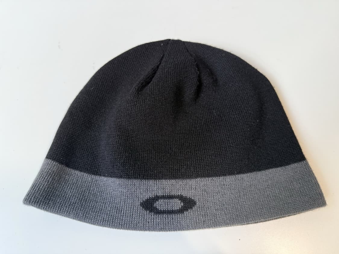 오클리 투톤 로고 비니 블랙 그레이 상품이미지2