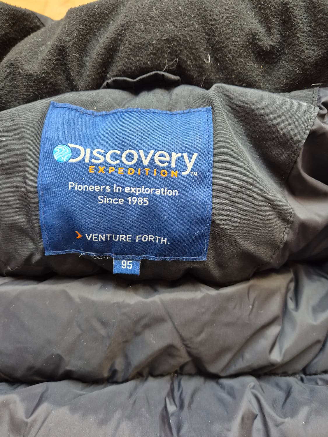 디스커버리 익스페디션 남성 패딩 네이비 색상입니다. 95 사이즈이고, 넉 상품이미지3
