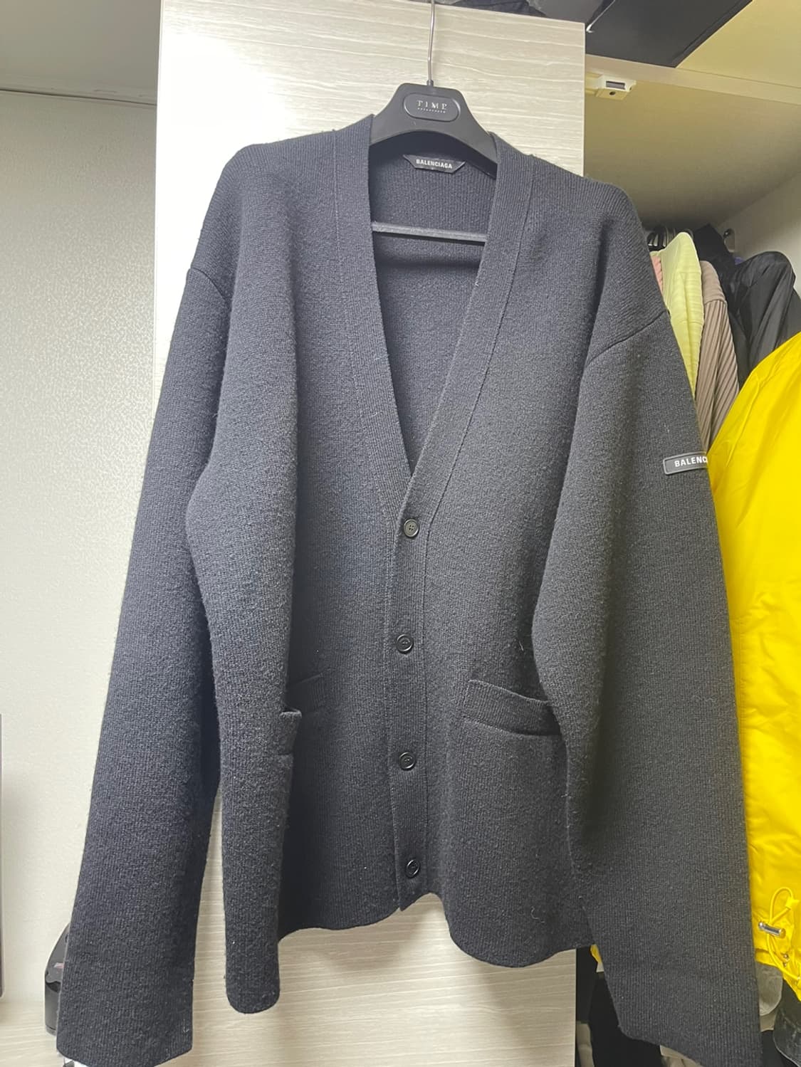 [3] 발렌시아가 러버라이즈 오버핏 가디건 상품이미지1