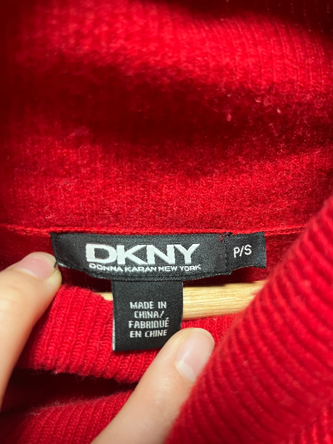 DKNY 레드 터틀넥 니트 P/S (울캐시미어) 상품이미지5