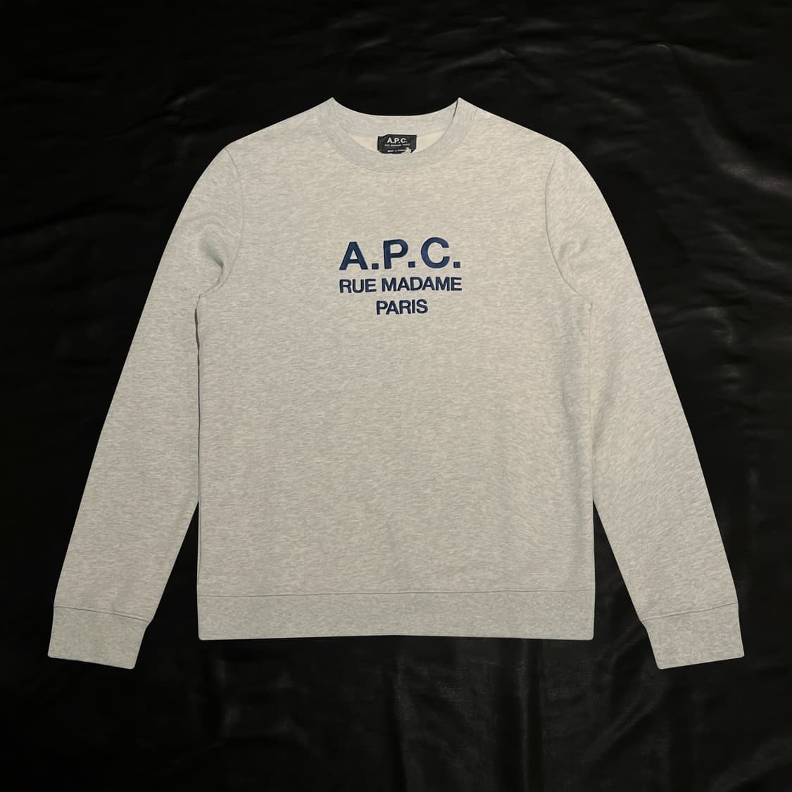 아페쎄 그레이 자수 맨투맨 상품이미지1