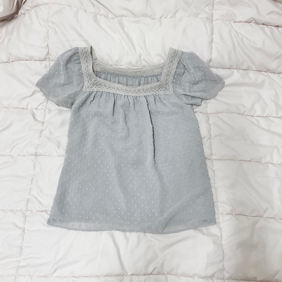 그레이 폼폼 블라우스 상품이미지1