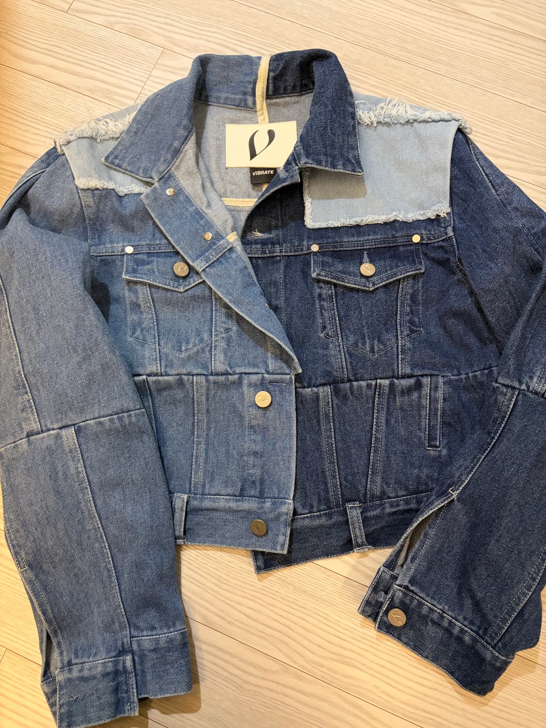 바이브레이트 데님 패치워크 크롭 청자켓 상품이미지4