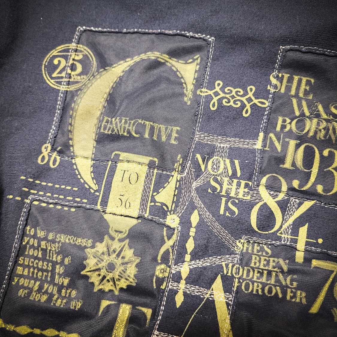 '00s VIVIEN SPORTS Two-Tone Graphic Tee 상품이미지2