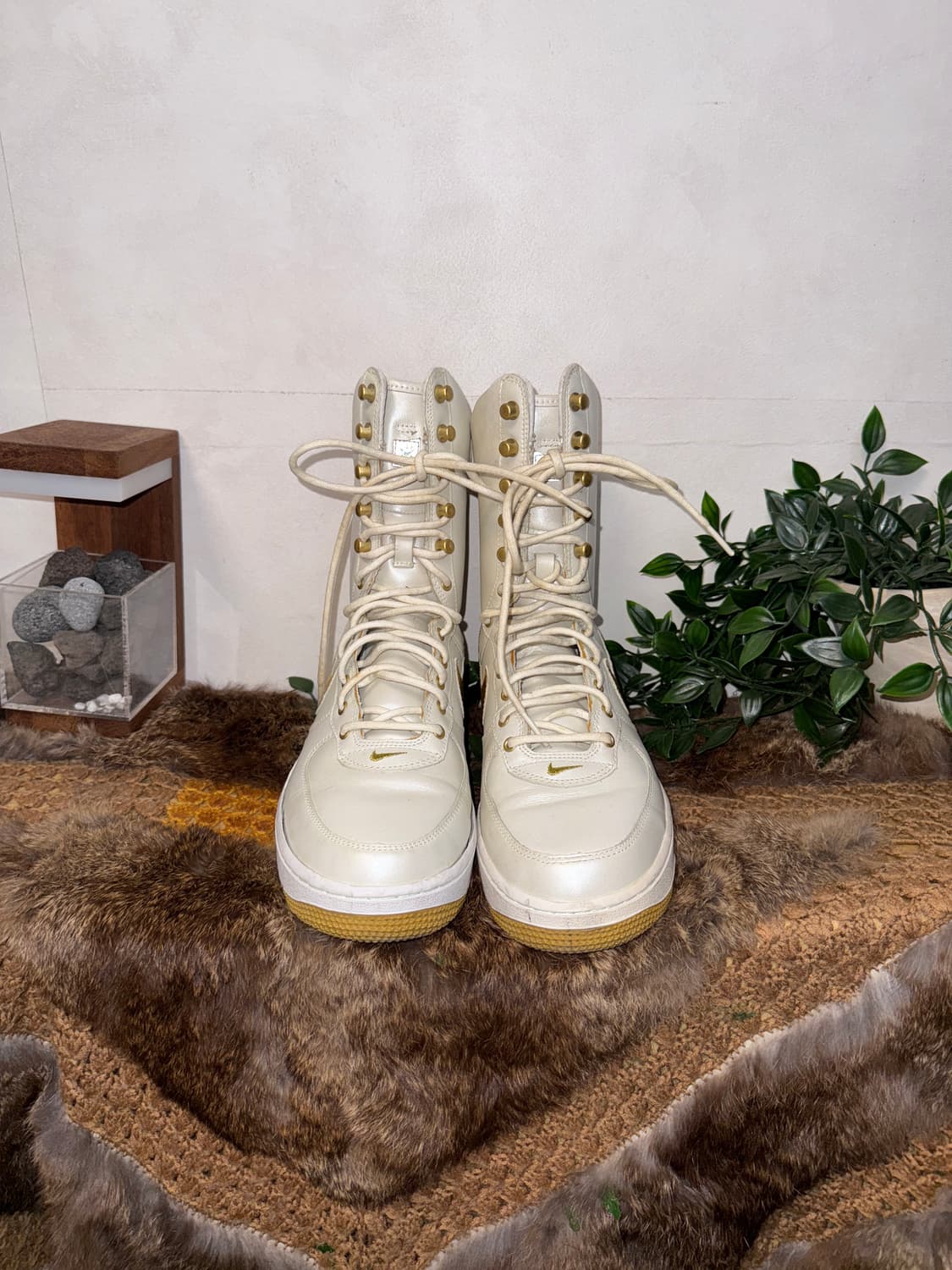 Nike Air Force1 white gold hightop 스니커즈 상품이미지3