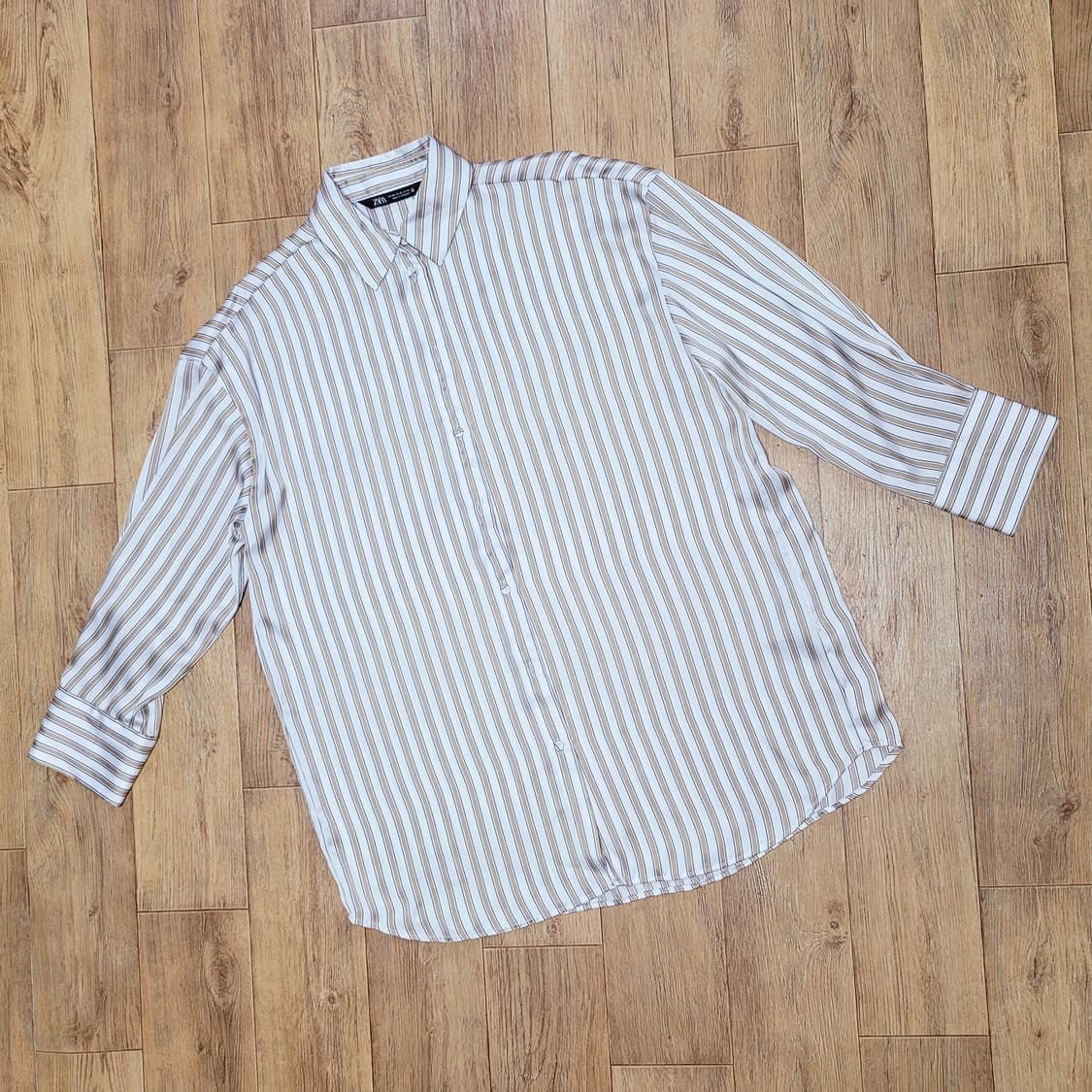 자라(ZARA) 브론즈골드 블라우스 프리 새상품 상품이미지1