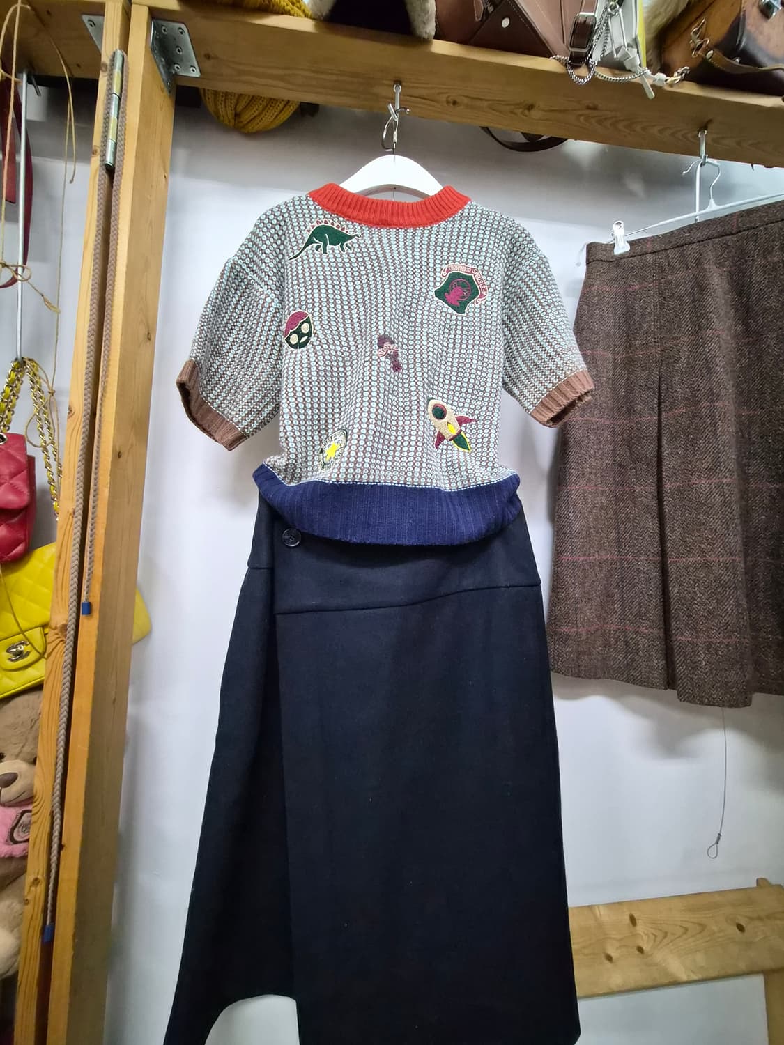 앤아더스토리즈 자수울니트. 코스울 랩스커트 상품이미지1