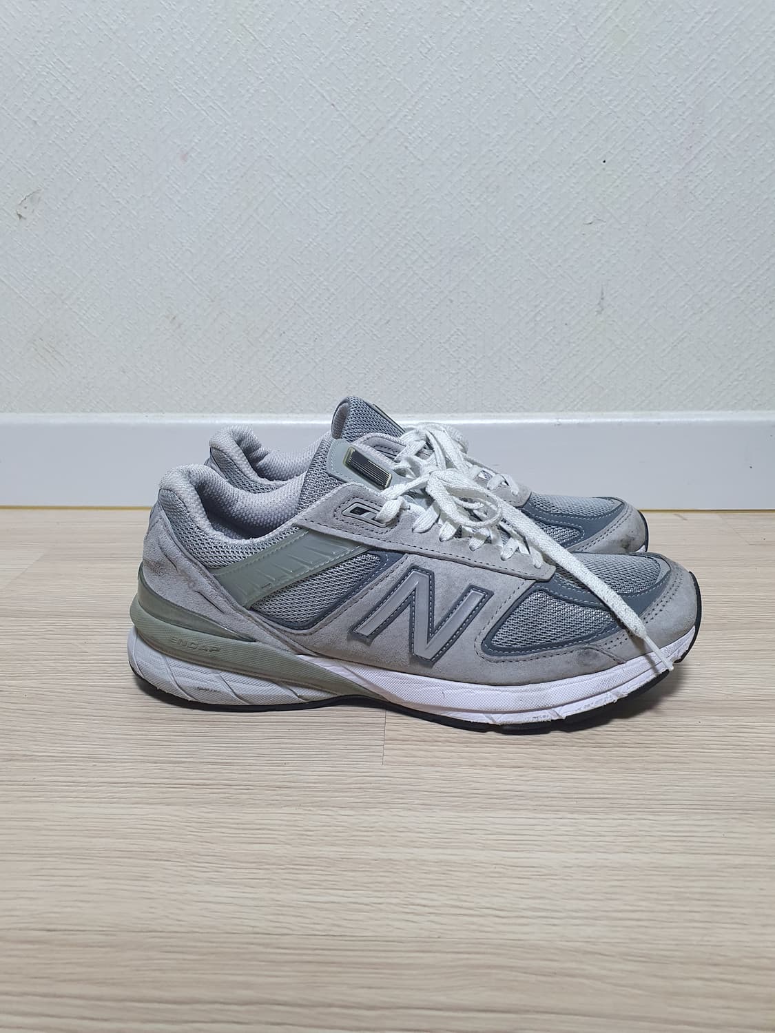 뉴발란스 990v5 그레이 운동화 270 상품이미지1