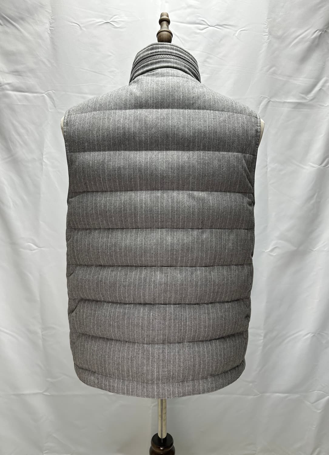 브루넬로쿠치넬리 울 구스다운 베스트 M(100) 민트급 판매 상품이미지5