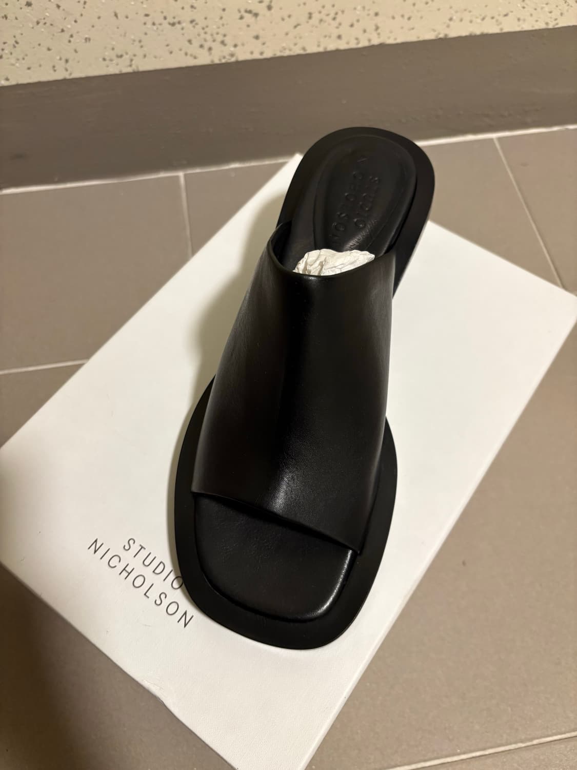 스튜디오니콜슨 레더 샌들 새상품 상품이미지1