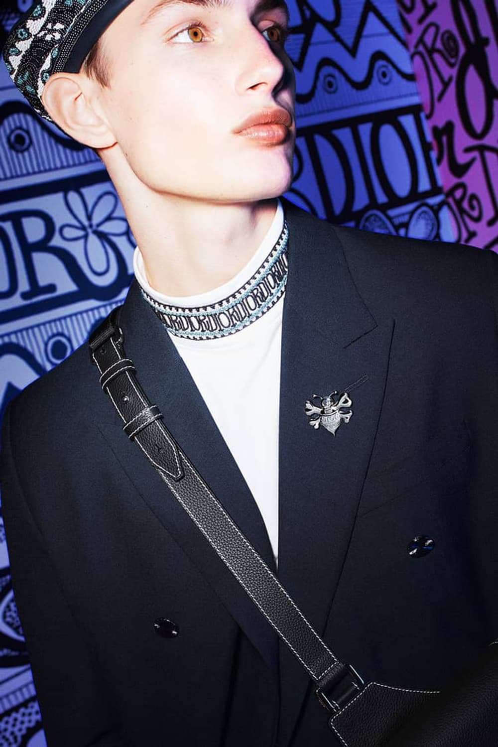 스투시 X 디올 콜라보 해골 꿀벌 브로치 상품이미지4