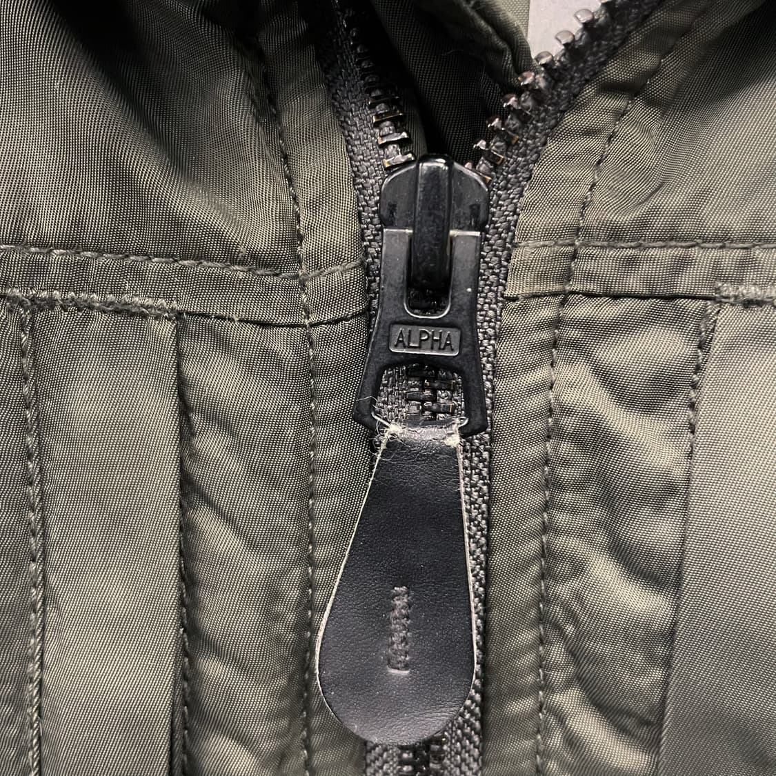 알파 인더스트리 MA-1 후드 탈부착 플라이트 자켓 밀리터리 상품이미지5