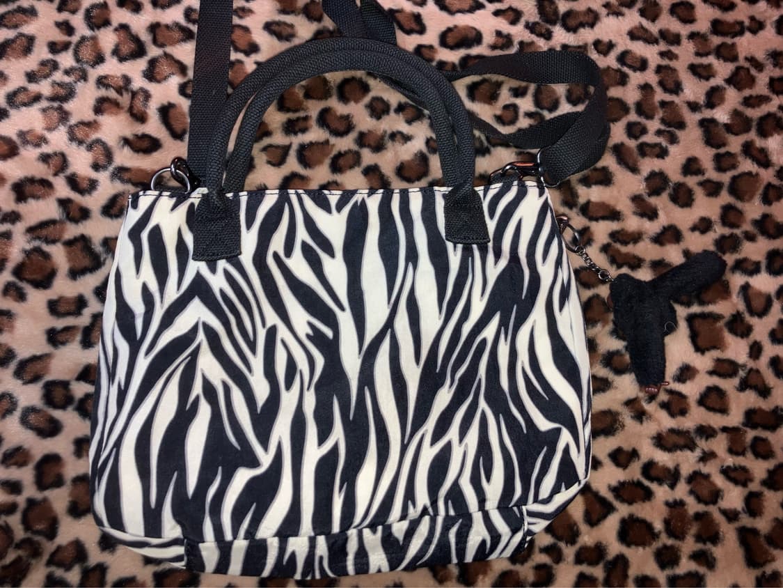 키플링 지브라 크로스백 상품이미지4