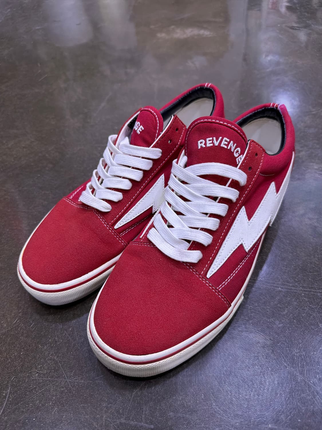 리벤지 스톰 레드 스니커즈 280 상품이미지1