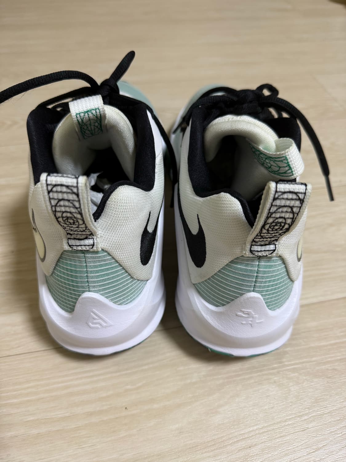 나이키 줌프릭 3 클리어 에메랄드 295 상품이미지3
