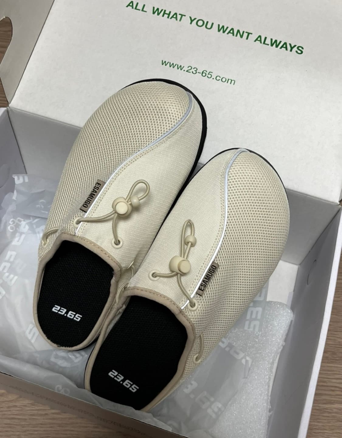 [새상품] 23.65 폴카 슬리퍼 뮬 상품이미지1