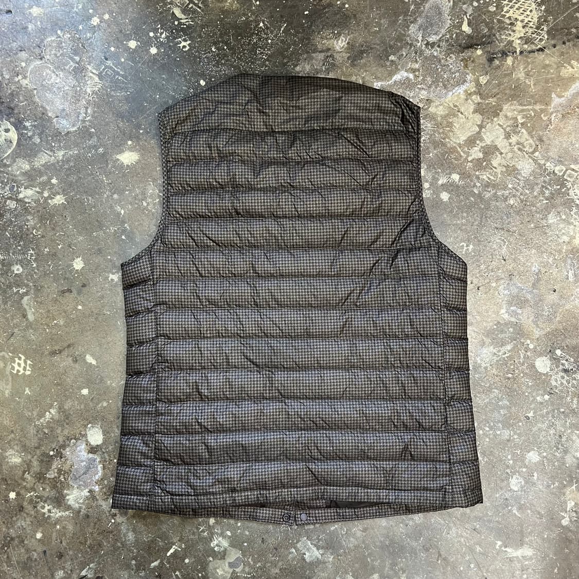 L) 유니클로 체크패턴 울트라라이트 다운 패딩조끼 경량 패딩조끼 상품이미지4