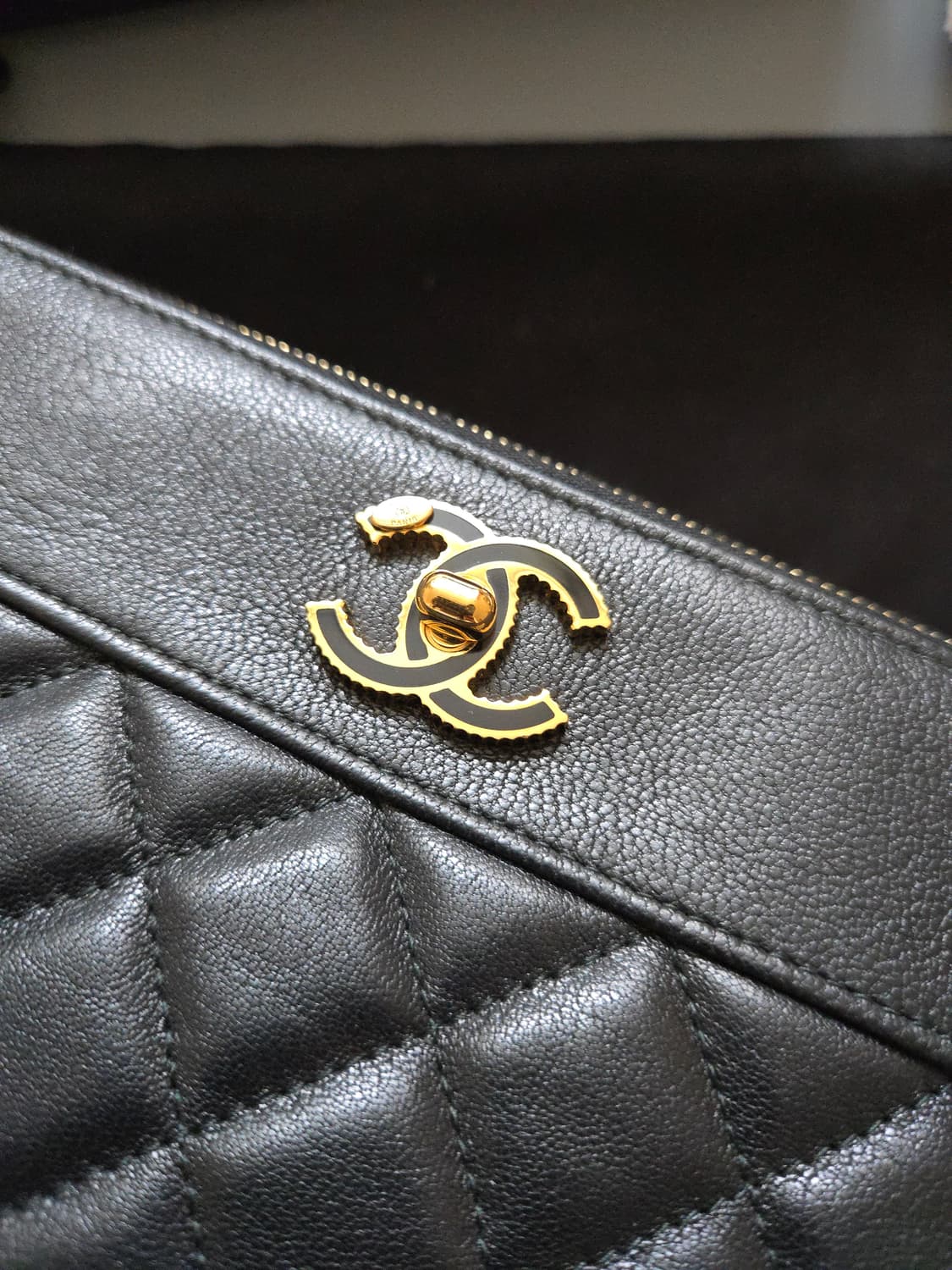 샤넬 마드모아젤 뉴미듐 램스킨 22번대 상품이미지3