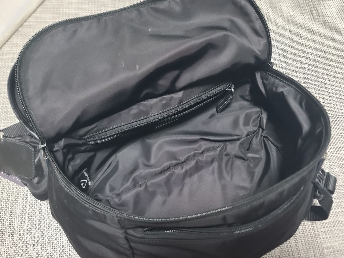 프라다 바이커백 미디움 2vh994 크로스백 숄더백 상품이미지5