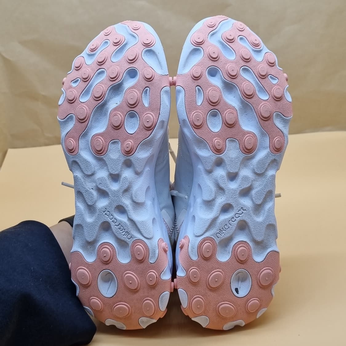 나이키 리액트 엘리먼트 55 운동화225 상품이미지3