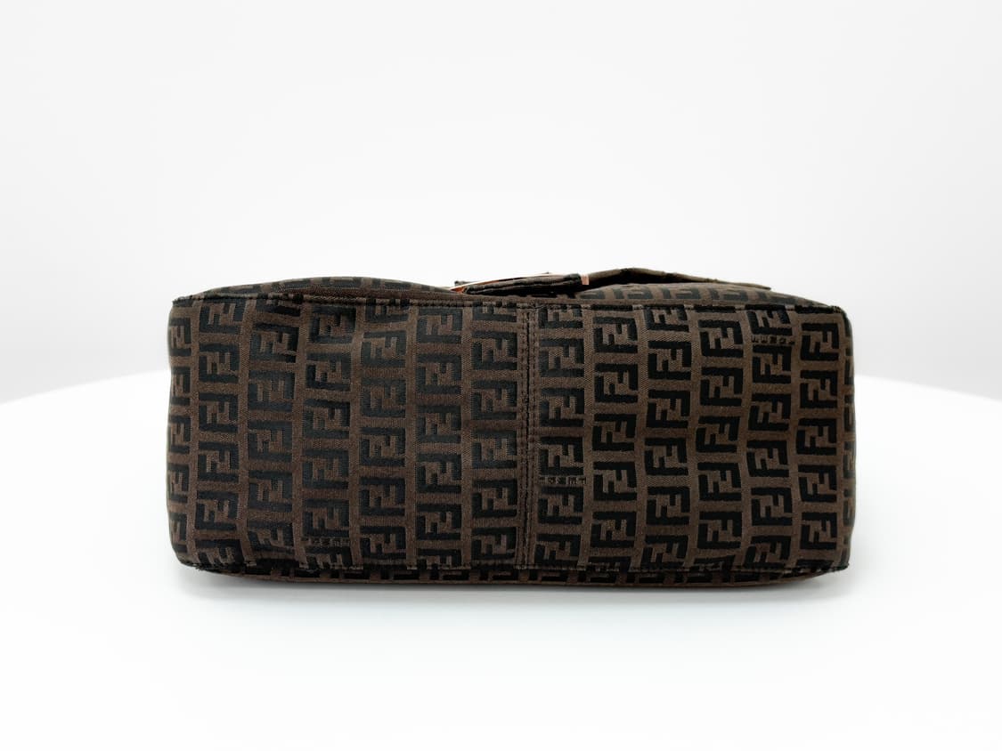 펜디 주카 캔버스 맘마 바게트백 상품이미지5