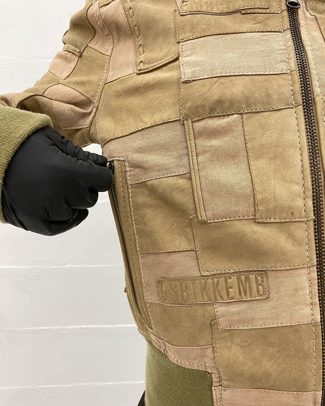 [48] 비켐버그 레더 패치 하이넥 블루종 상품이미지5