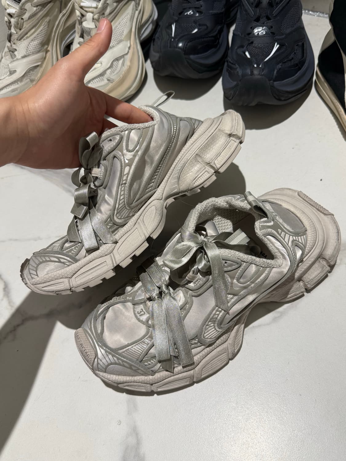 발렌시아가 3XL 리본 스니커즈 상품이미지3