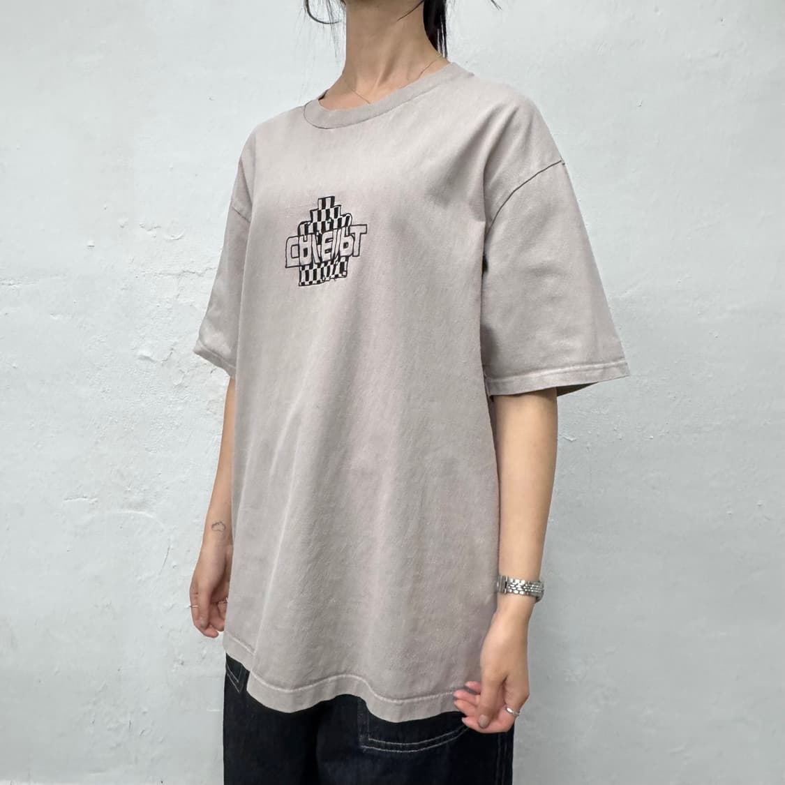 카브엠트(CAV EMPT) 22ss 라이트그레이 양면 자수 크루넥 반팔 상품이미지1