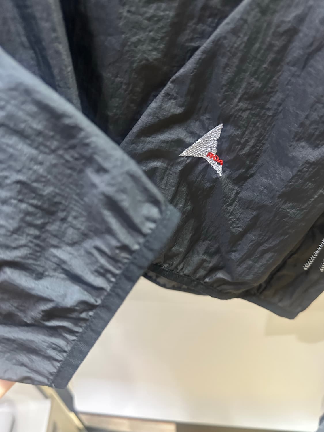 로아 패커블 바람막이 L 상품이미지3