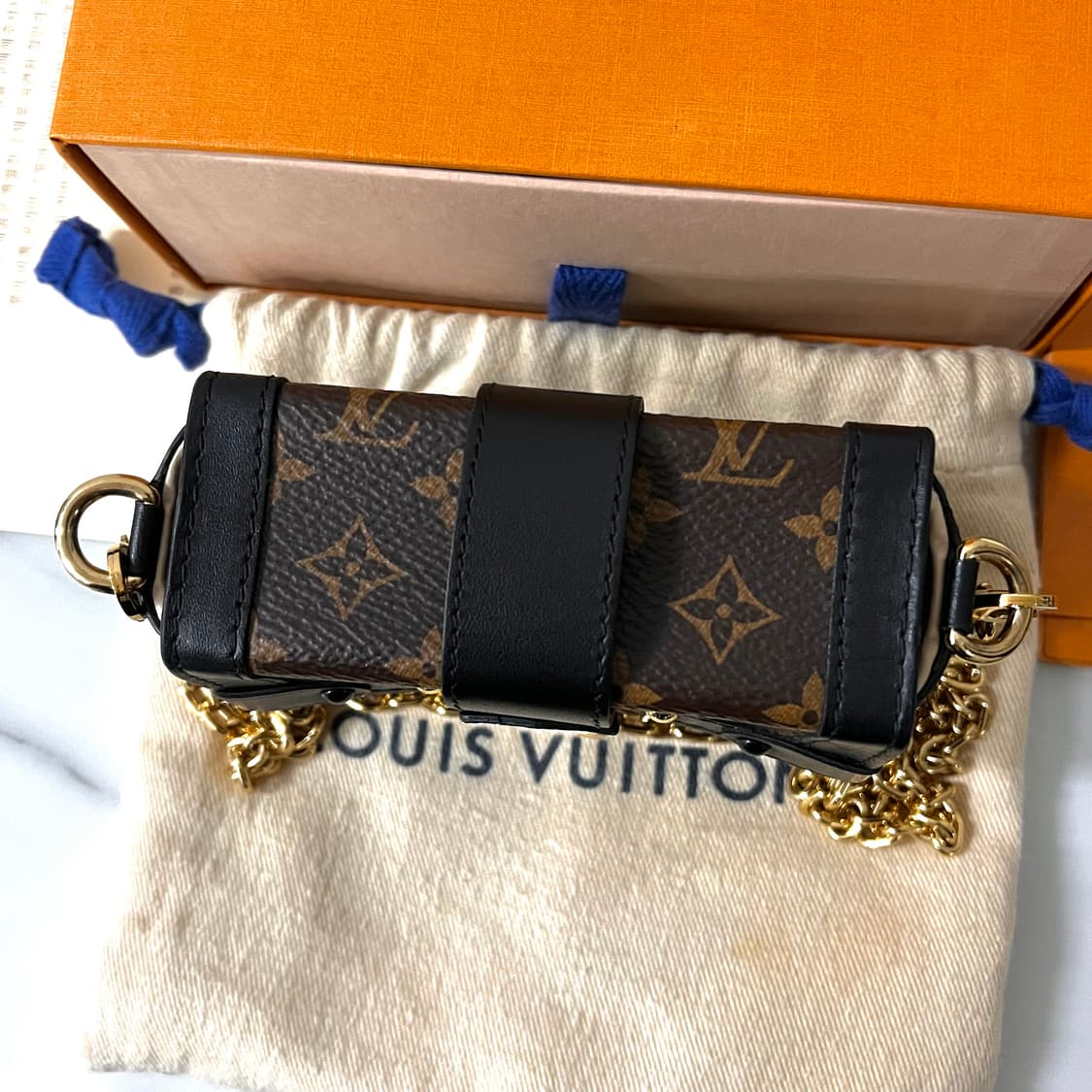 [S+급/정품] 루이비통 에센셜 트렁크 모노그램 체인 크로스백 가방 상품이미지7